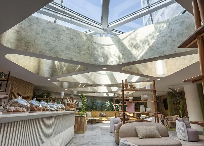 Andaz Condesa 5*